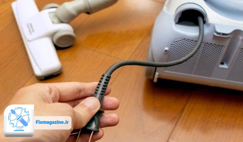 بررسی کابل و دوشاخه