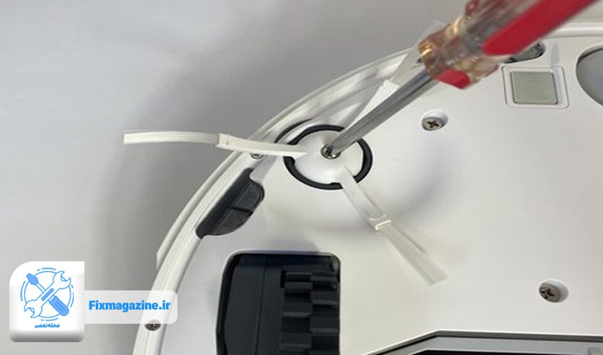 باز کردن پیچ های بدنه جاروبرقی